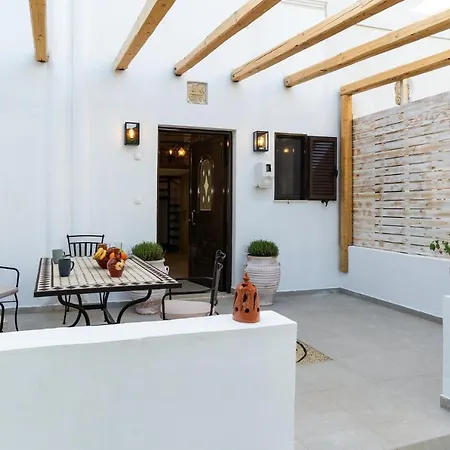 Casa Kariki - Traditional House In
